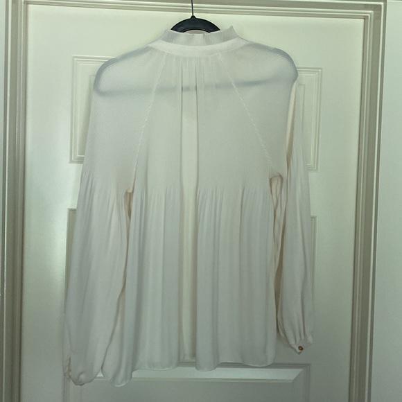 10/$25 Ralph Lauren// cream top, size L - Picture 6 of 6